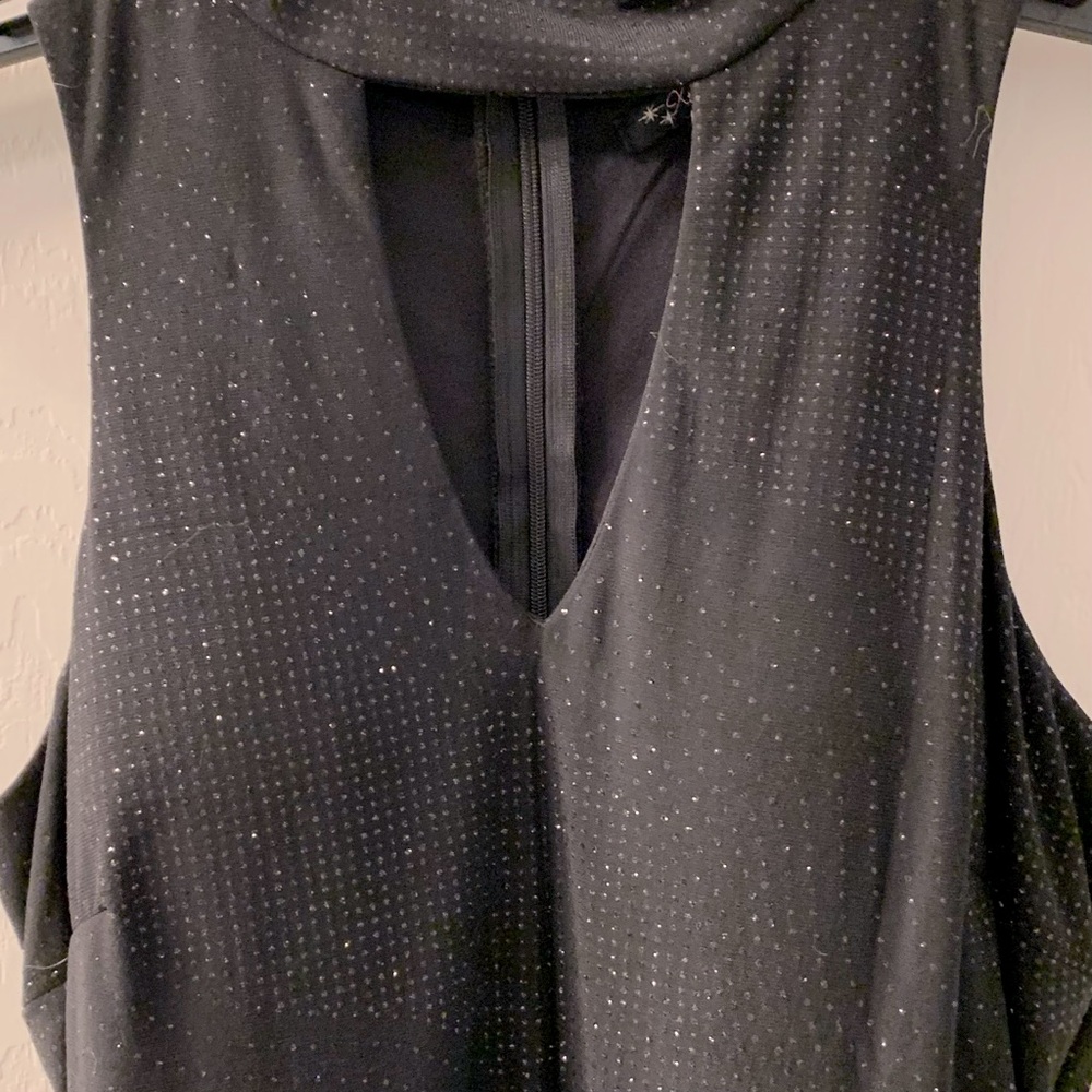 Elegant Black Sleeveless Dress Size 7 - Picture 3 of 4